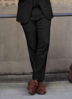 Italian Highlander Black Tweed Suit -Men's Clothing Shop italianhighlanderblacktweedsuitlook 3